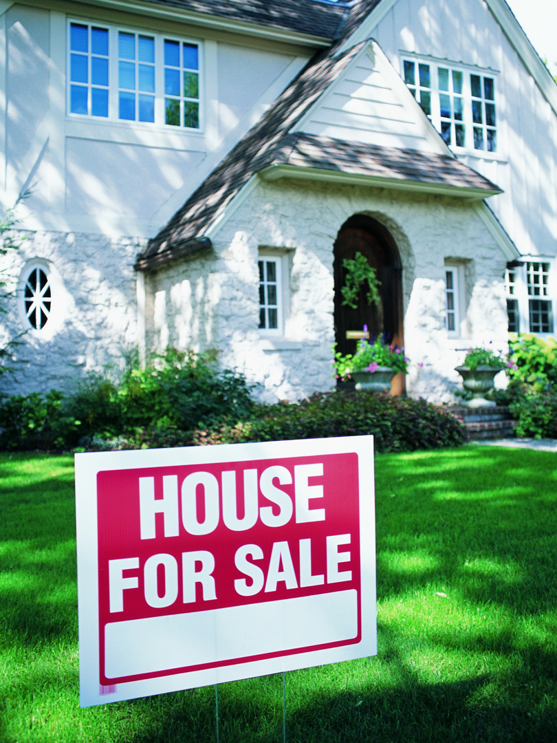 Photo, house with House For Sale sign, Color, High res